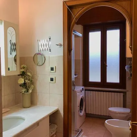 Penthouse 10 Min From Alba +free Parking Biglini